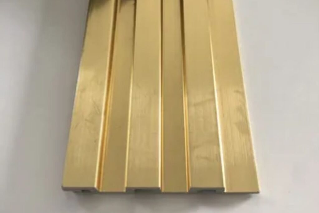 UNS S30400 Gold Hairline Stainless Steel Fluted Panel in uae